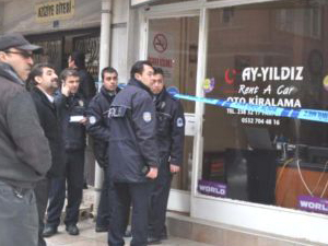 Galerici işyerinde ölü bulundu