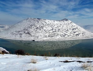 Meke Gölü'nde kar güzelliği