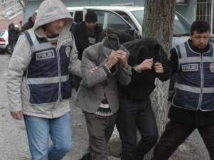 Ev, iş yeri ve minibüs soyan hırsızlar yakalandı