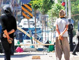 PKK sokak eylemcilerini silahlandırdı