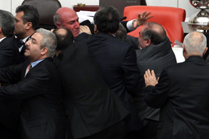Darbede asker Meclis'te CHP