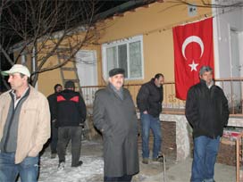 Şehitlerimizin baba ocağına ateş düştü