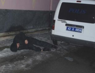 Kırık ayakla kurtarılmayı bekledi