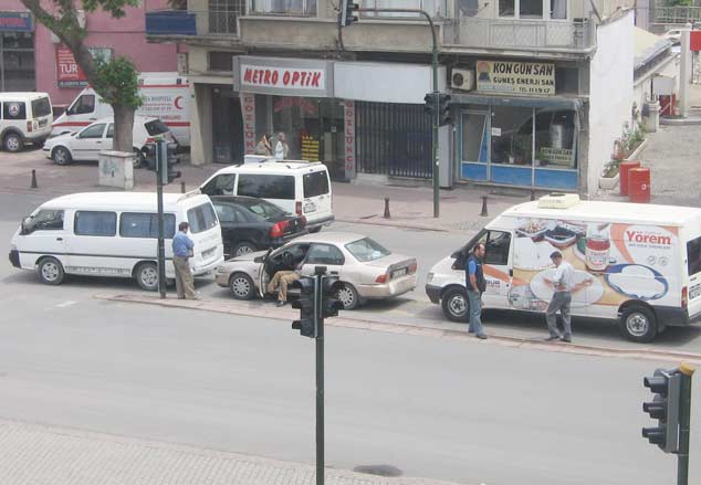 Beşyol Kavşağı'nda zincirleme kaza