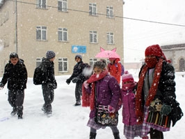 Beyşehir ve Doğanhisar'da eğitime kar tatili