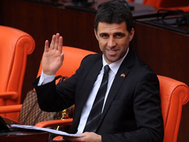 Hakan Şükür Meclis'in yolunu unuttu