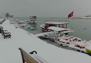 Hüyük çiftçisi göle artık sadece bakmak istemiyor