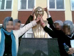 Atatürk'e hakaret mi, yoksa muziplik mi?