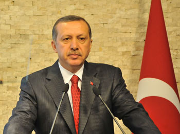 Erdoğan: 'Kapısında otursanız zararı yok!'