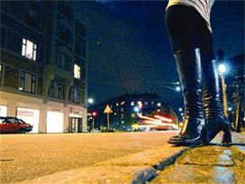 Hayat kadınına polis koruması!