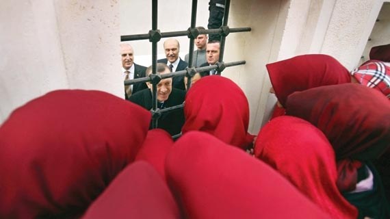 Erdoğan imam hatipli kız öğrencilerle sohbet etti