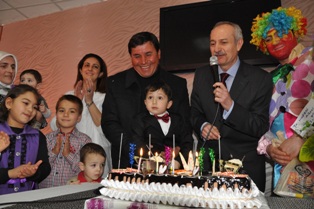 Tüp bebek kardeşleri bir araya geldi