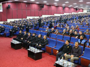 Ereğli'de internetin riskleri anlatıldı