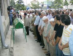 İkiz son yolculuğuna uğurlandı