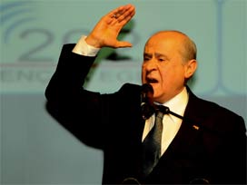 Bahçeli'den 'dindar gençlik' eleştirisi