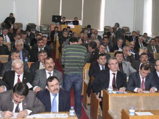 Meclis'ten okullara 2 bin forma