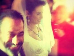 Cem Yılmaz dünya evine girdi!