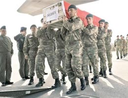 Şehitlerin naaşları Türkiye'ye getirildi