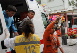 Öğrenciler köfteden zehirlendi