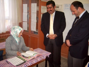 Vali Doğan, Altınekin'de ziyaretlerde bulundu