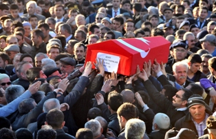 Şehit binbaşı son yolculuğuna uğurlandı