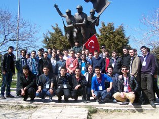 140 genç Çanakkale’de tarihi yeniden yaşadı