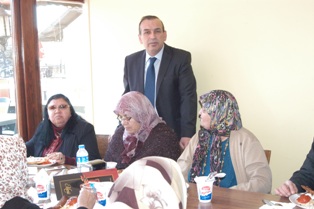 Cemo yaşlıların gönüllerini aldı