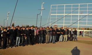 Kaldırım taşlarınan olta attılar