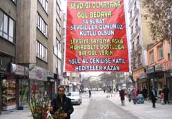 Sevdiğin yoksa gül bedava