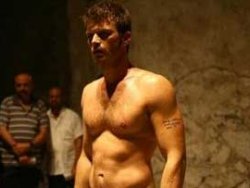 Kıvanç’ı cebinde gördü kızını kesti