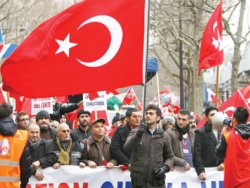 Fransa Türkleri fişliyor