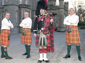 Özkök'ün etekli fotoğrafını yayınladı!