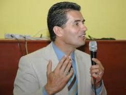 Yaşar Alptekin nişanlandı