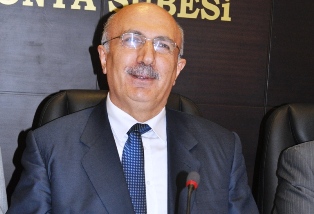 Gençlere 'insanca iş' istedi