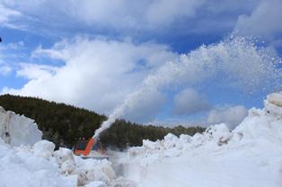 Karın kapadığı yol 11 günde açılabildi