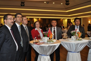Avukatlar kokteylde bir araya geldi