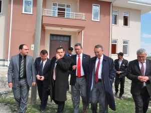 Kaymakam ve Hançerli’den köy gezisi