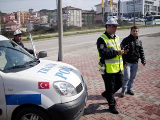 Polis yazıyor