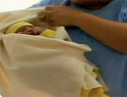 10 yaşında anne oldu!