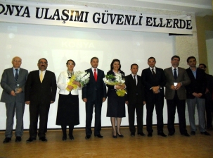 Minibüsçüler, kent protokolünü buluşturdu