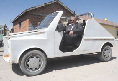 Kendi otomobilini kendi yaptı