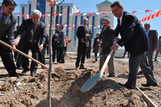 Ağaç Bayramı’nda “Pelit Ormanı” seferberliği