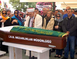 Yılmaz Özdil'den annesine buruk veda