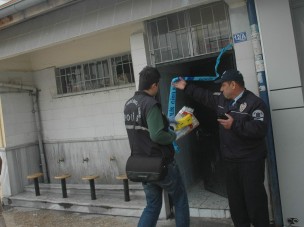 Cami tuvaletinde altın vuruş