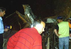 Tomruk kamyonunun freni patladı