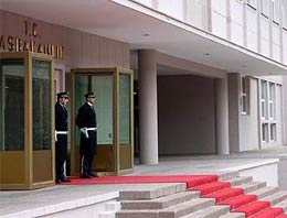 Devlet kendi binasında kiracı olacak!