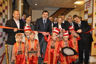 Eski oyuncaklar sergilendi