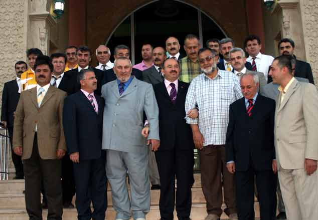 Çelik hayırsever aileyi ziyaret etti
