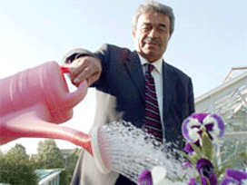 Kamer Genç: Köşke adayım