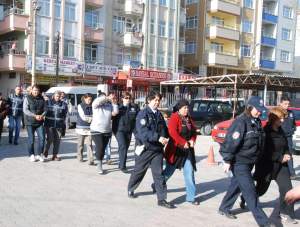 Fuhuş operasyonu şüphelileri adliyede